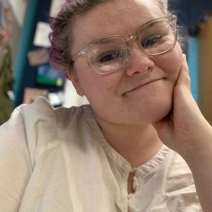 Meet your Posher, Abbey